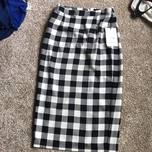 Checkered pencil skirt